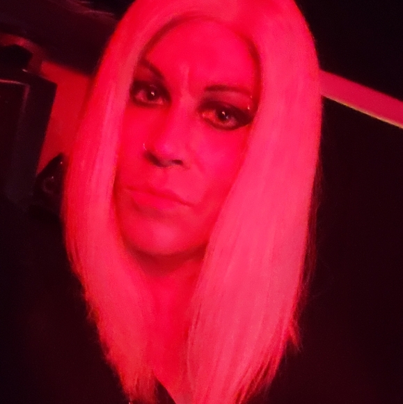 Meet your Posher! She's a trap! - Picture 5 of 16